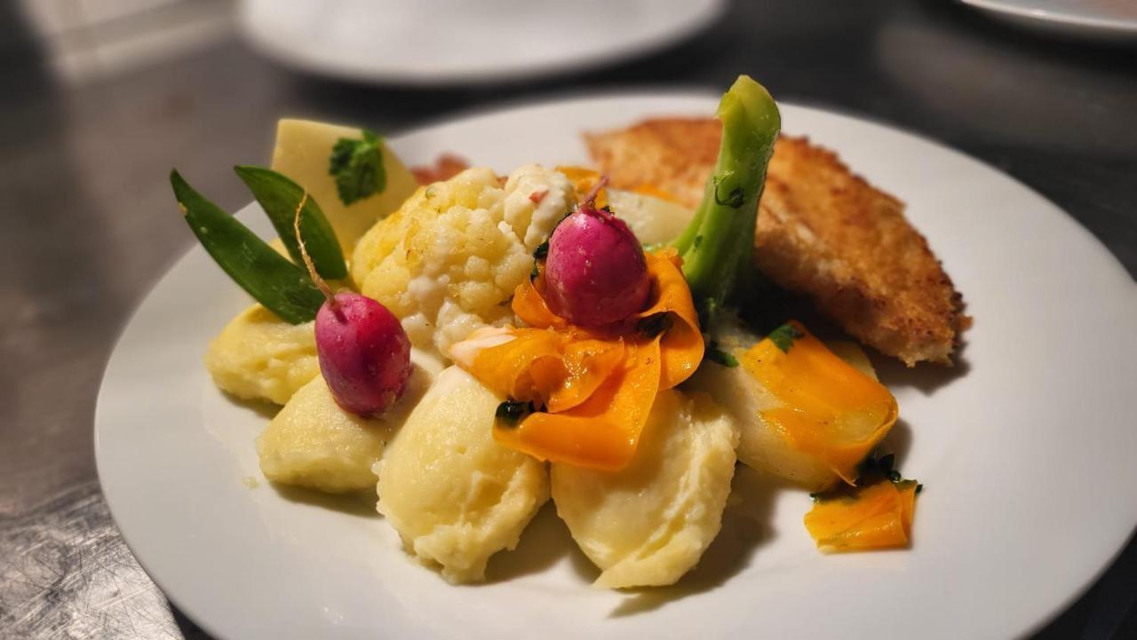 Schlossparkhotel Sallgast Екстериор снимка