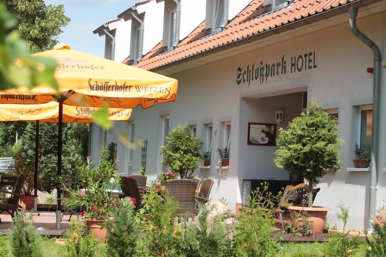Schlossparkhotel Sallgast Екстериор снимка