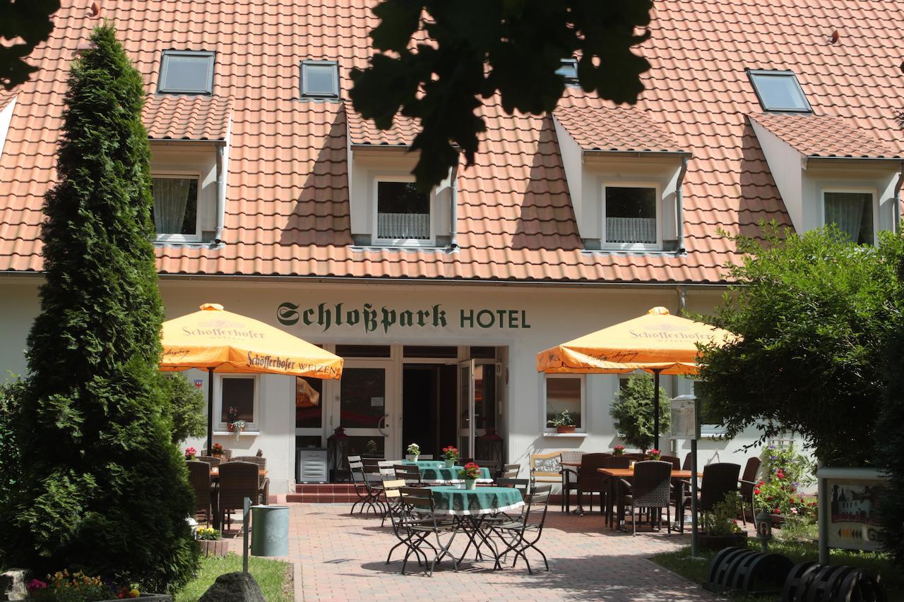 Schlossparkhotel Sallgast Екстериор снимка