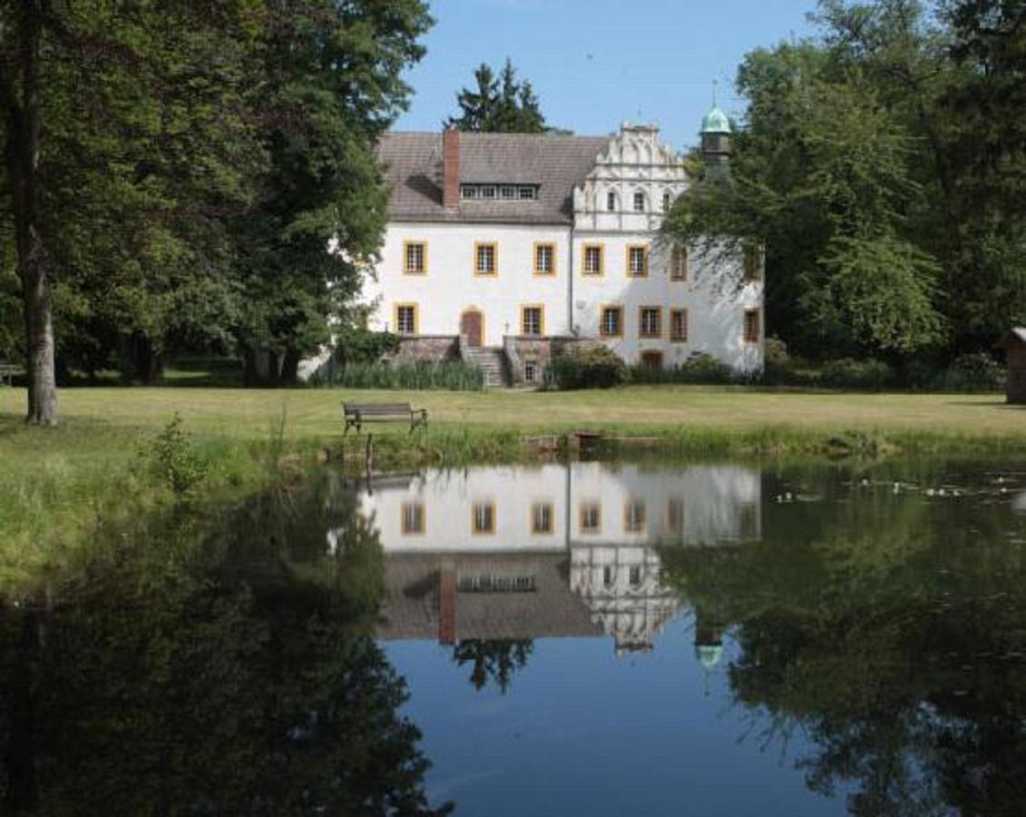 Schlossparkhotel Sallgast Екстериор снимка