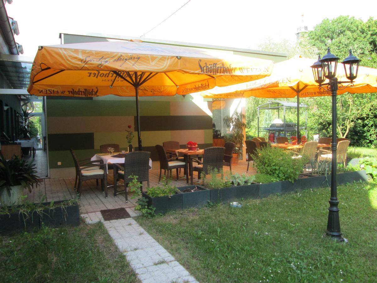 Schlossparkhotel Sallgast Екстериор снимка